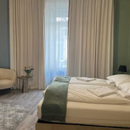 Bed & Breakfast W Urban Budapest